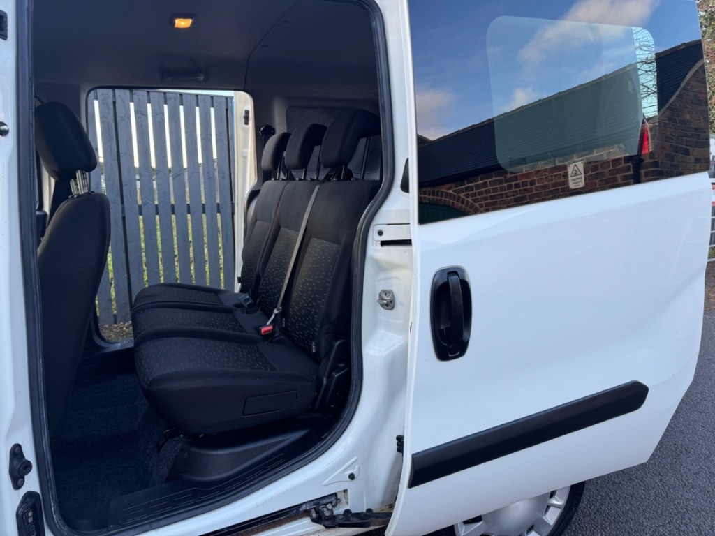 Used Vauxhall Combo 2015 for sale - 77138794: Photo 12