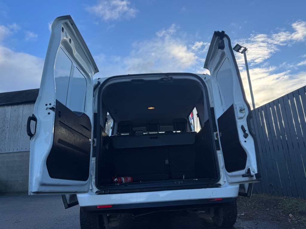 Used Vauxhall Combo 2015 for sale - 77138794: Photo 14