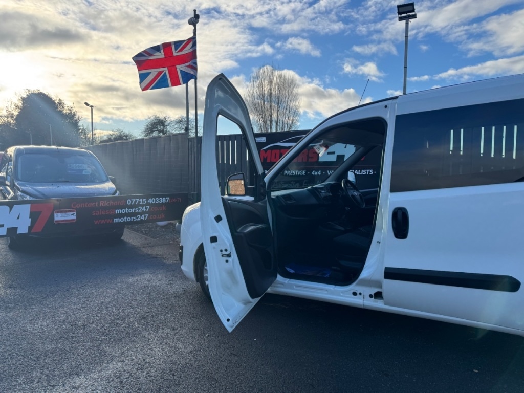 Used Vauxhall Combo 2015 for sale - 77138794: Photo 35