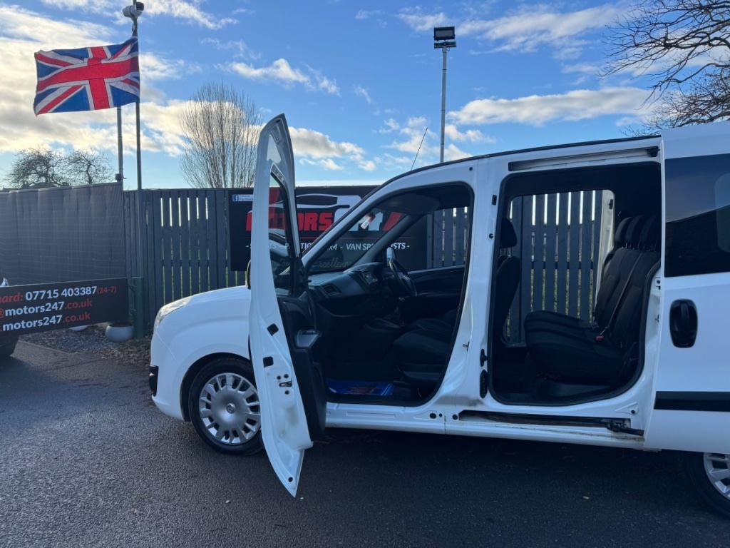 Used Vauxhall Combo 2015 for sale - 77138794: Photo 5