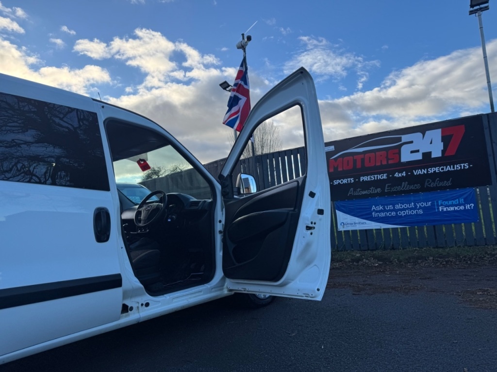 Used Vauxhall Combo 2015 for sale - 77138794: Photo 71