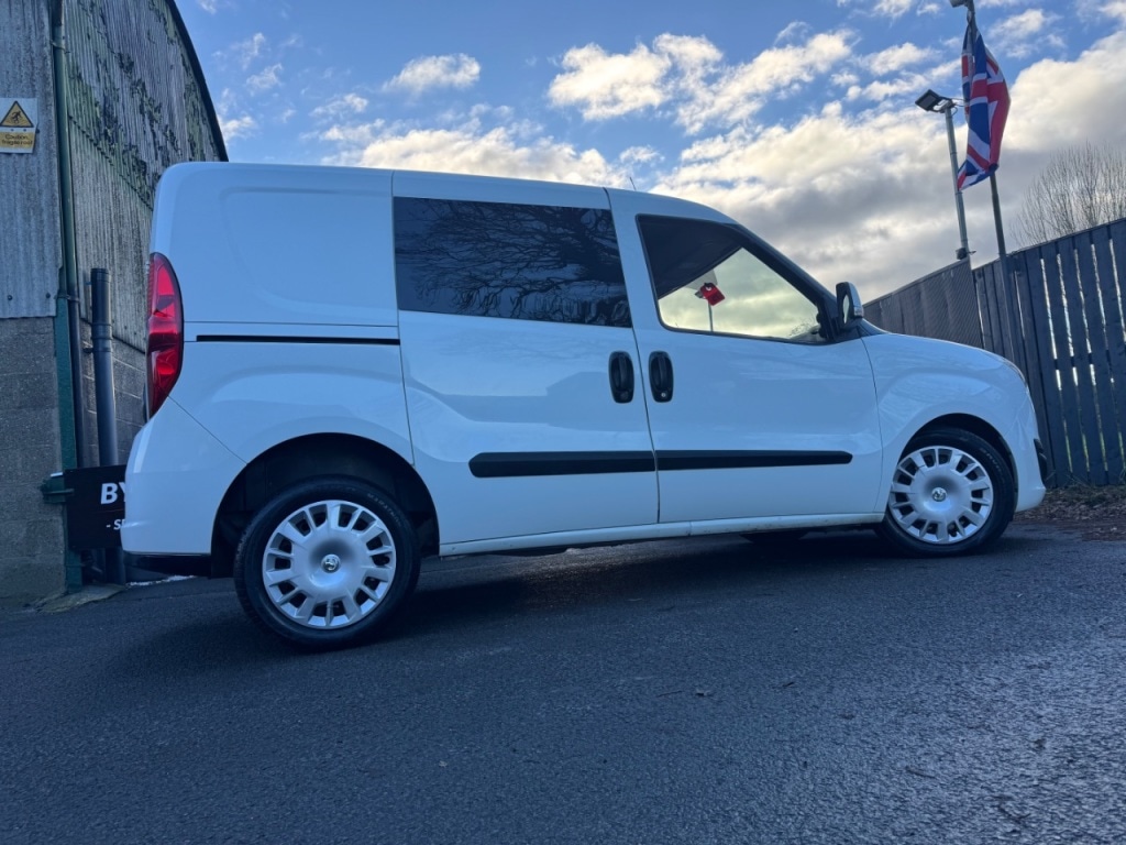 Used Vauxhall Combo 2015 for sale - 77138794: Photo 9