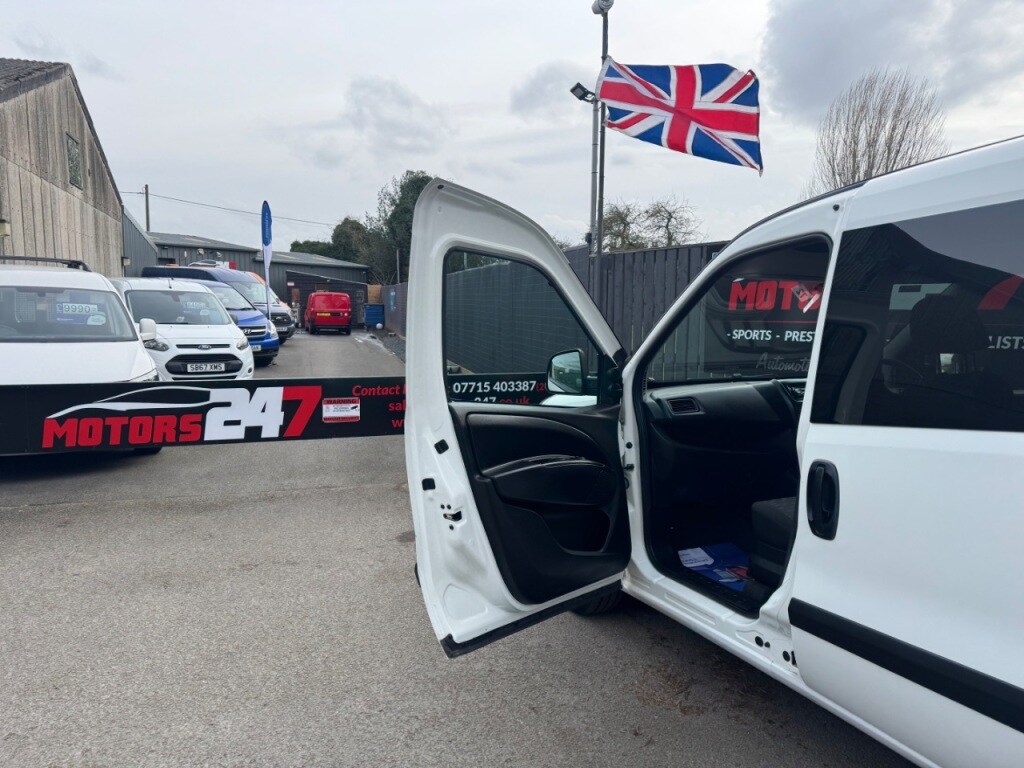 Used Vauxhall Combo 2017 for sale - 77635414: Photo 37