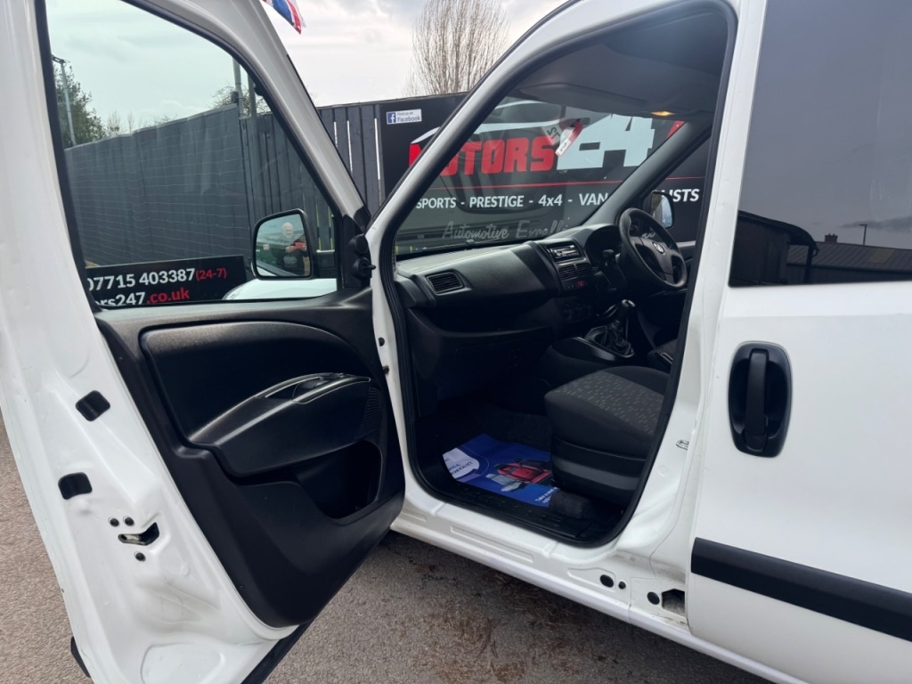 Used Vauxhall Combo 2017 for sale - 77635414: Photo 39