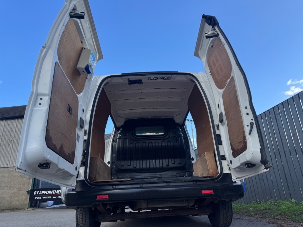 Used Nissan NV200 2013 for sale - 77890729: Photo 10