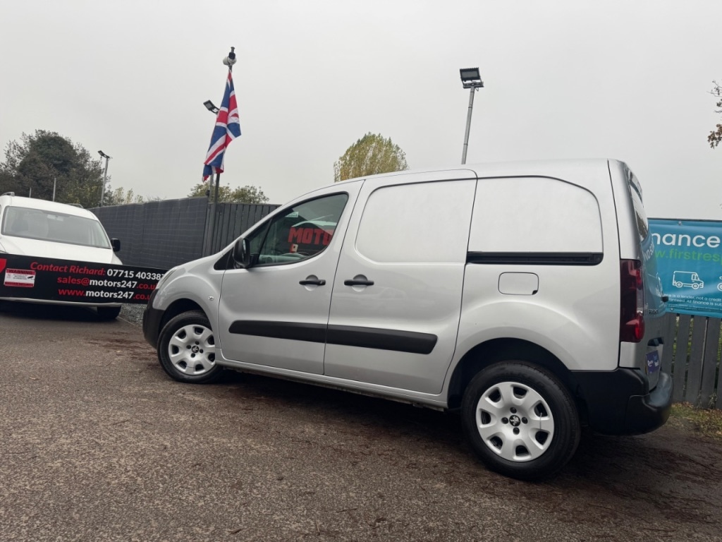 Used Peugeot Partner 2017 for sale - 77747467: Photo 32