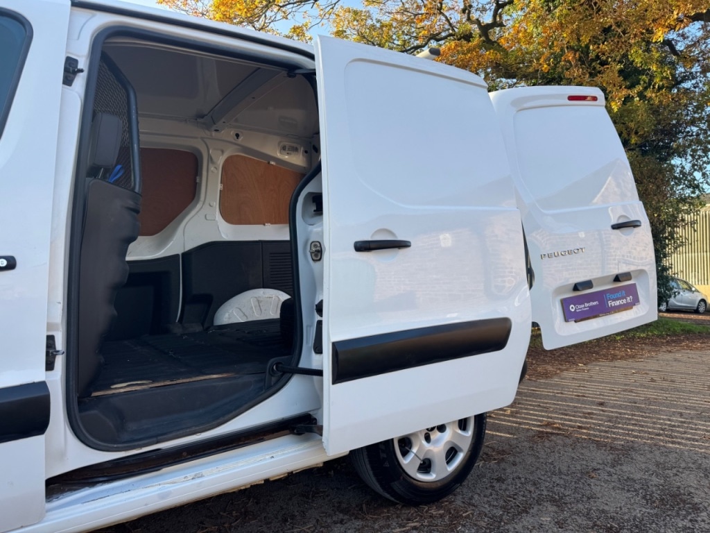 Used Peugeot Partner 2016 for sale - 76603810: Photo 16