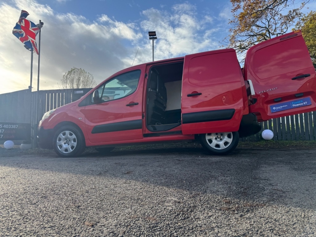 Used Peugeot Partner 2012 for sale - 76748325: Photo 32