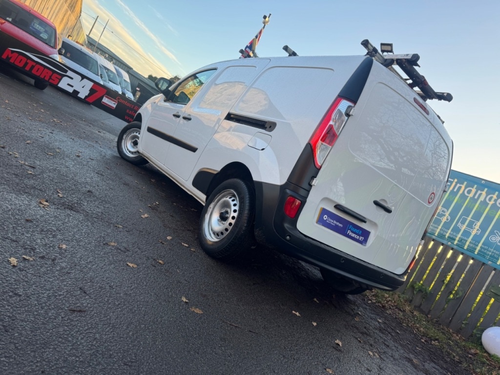 Used Renault Kangoo 2019 for sale - 76931521: Photo 2
