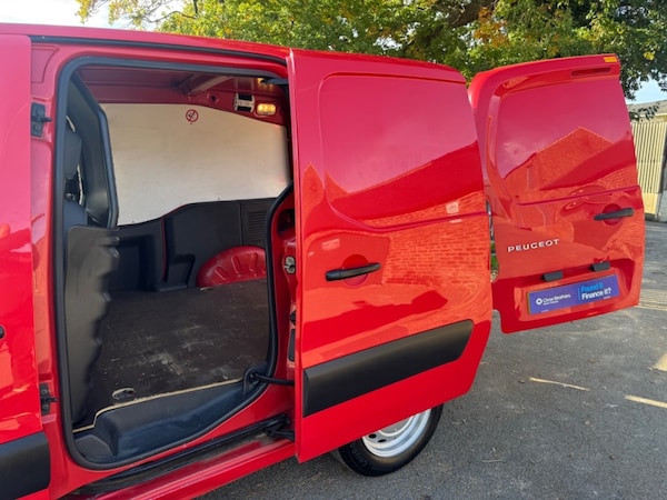 Used Peugeot Partner 2012 for sale - 76249355: Photo 11