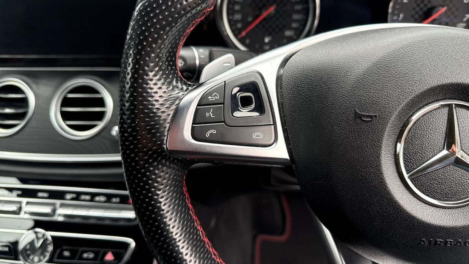 Used Mercedes-Benz E Class 2017 for sale - 76682740: Photo 34