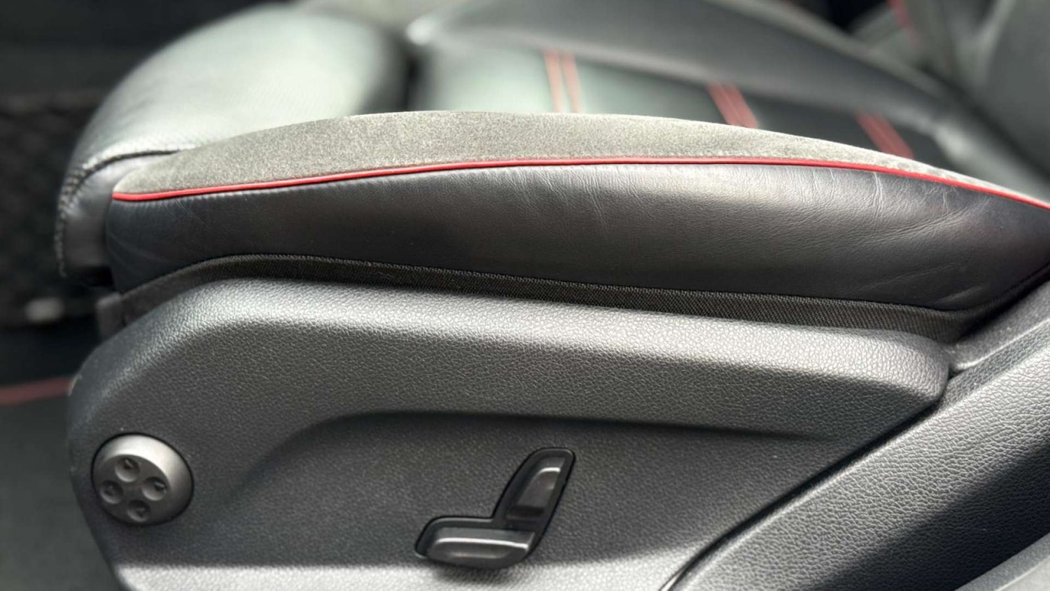 Used Mercedes-Benz E Class 2017 for sale - 76682740: Photo 37