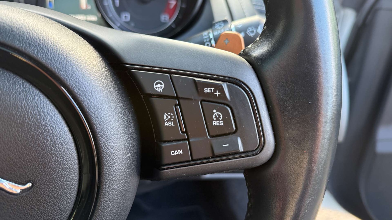 Used Jaguar F-Type 2014 for sale - 77055547: Photo 28