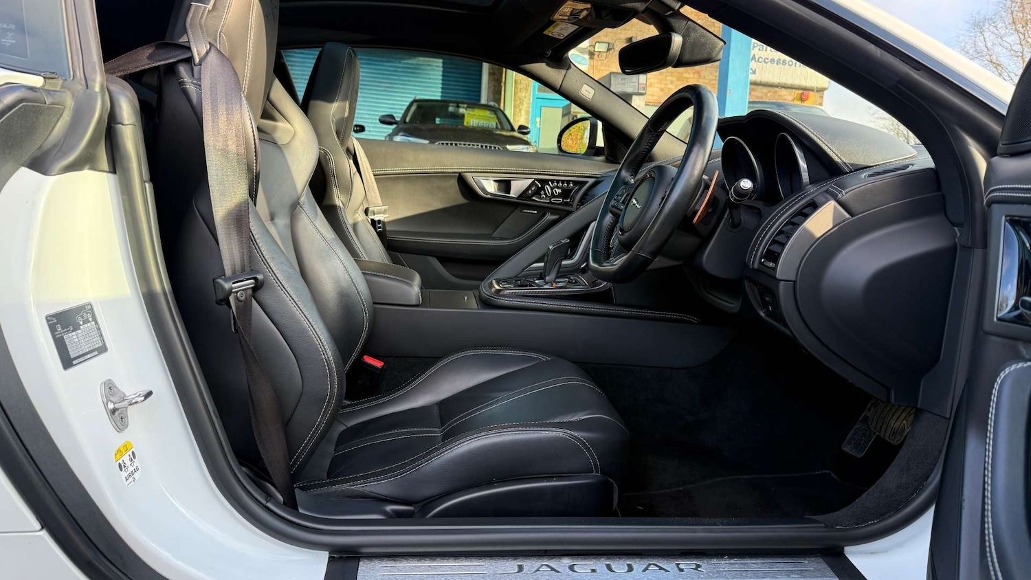 Used Jaguar F-Type 2014 for sale - 77055547: Photo 4