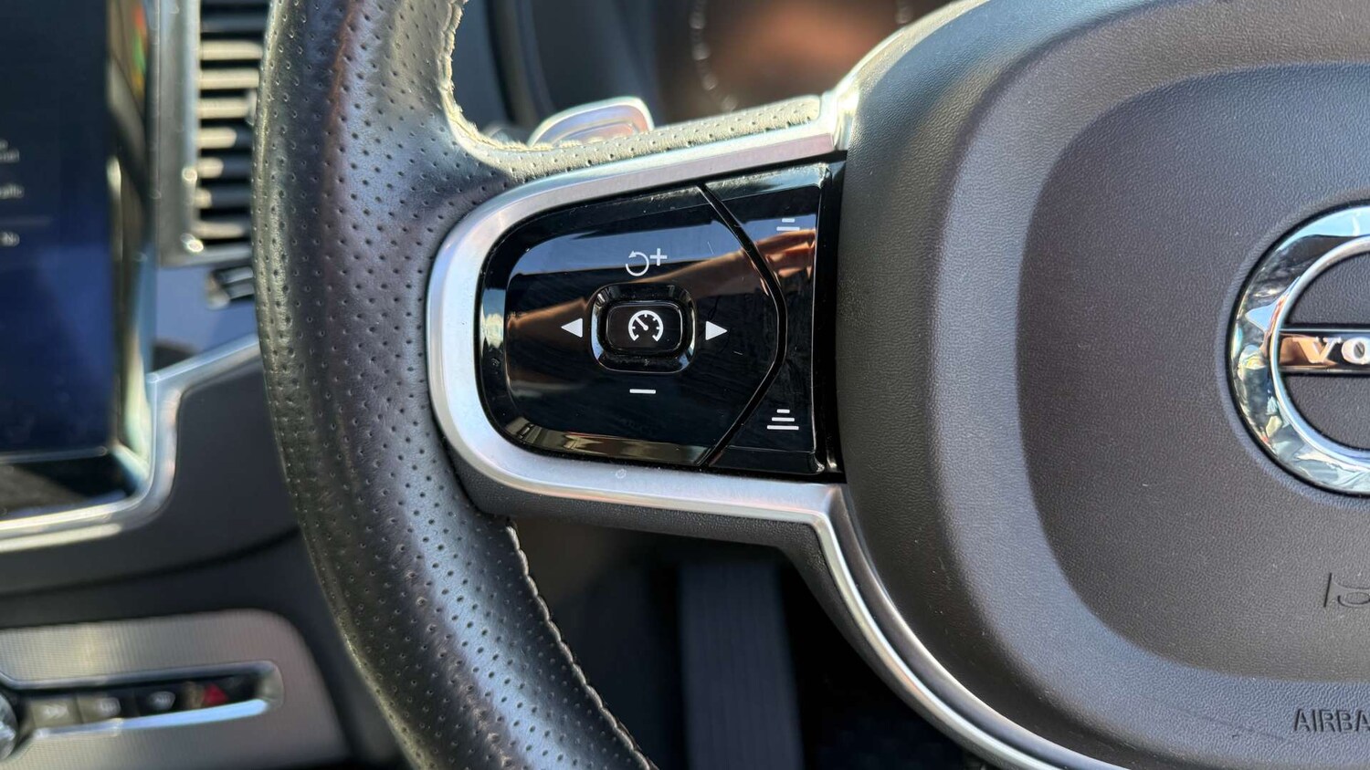 Used Volvo XC90 2018 for sale - 78152389: Photo 38