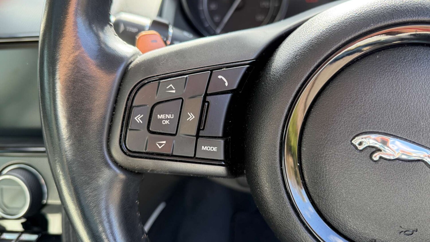 Used Jaguar F-Type 2014 for sale - 78053782: Photo 24