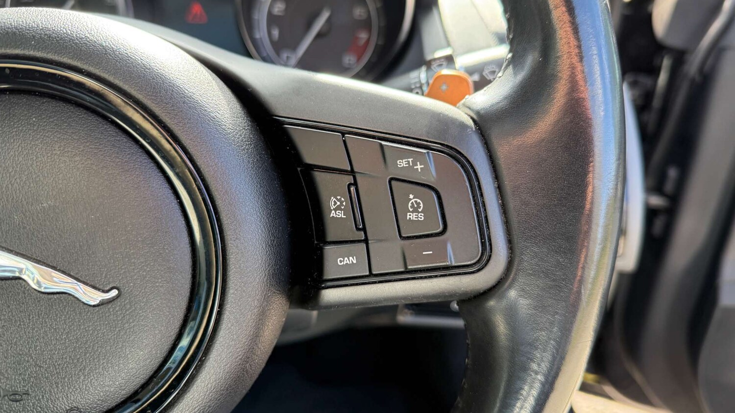 Used Jaguar F-Type 2014 for sale - 78053782: Photo 25