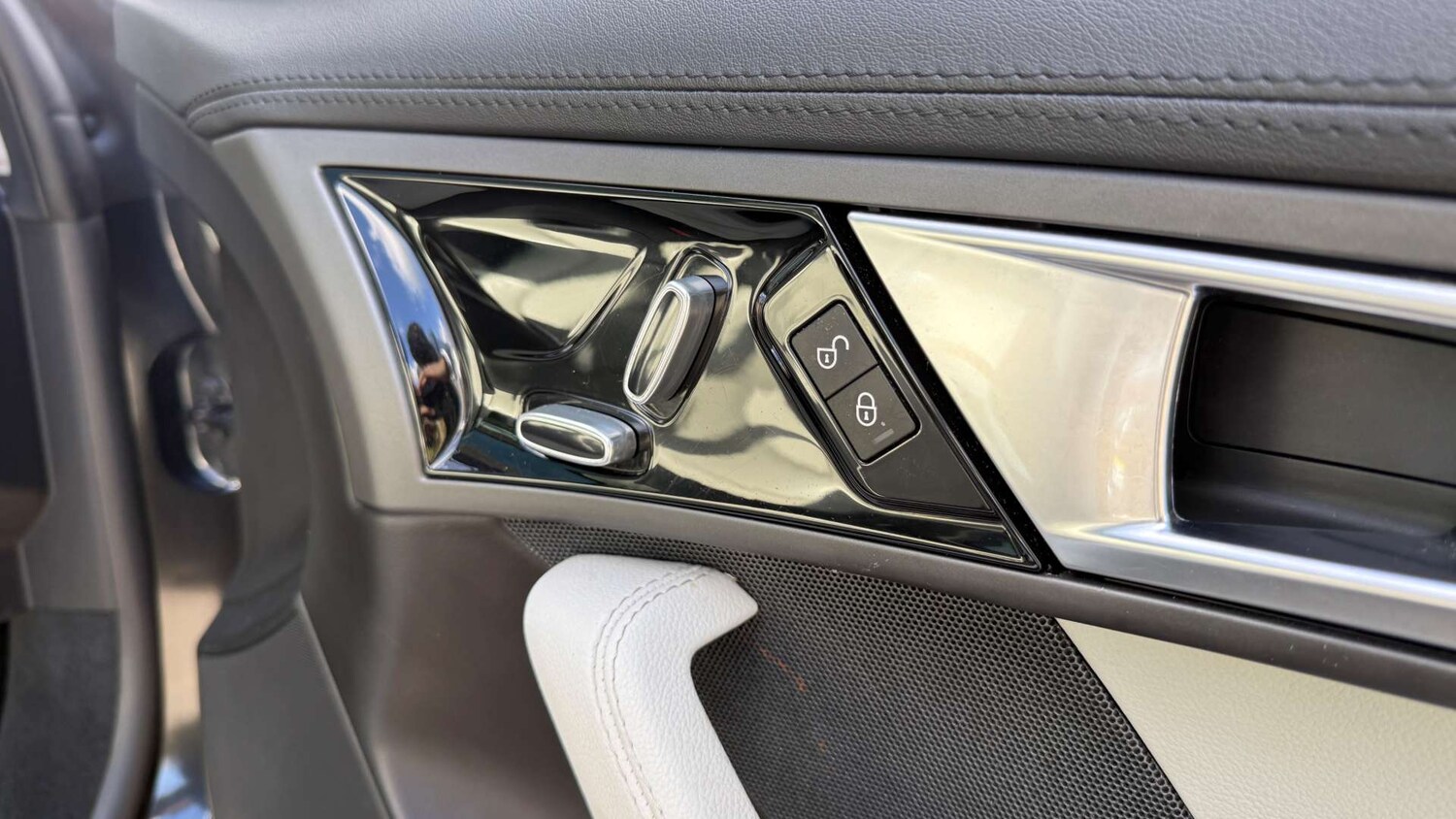 Used Jaguar F-Type 2014 for sale - 78053782: Photo 28