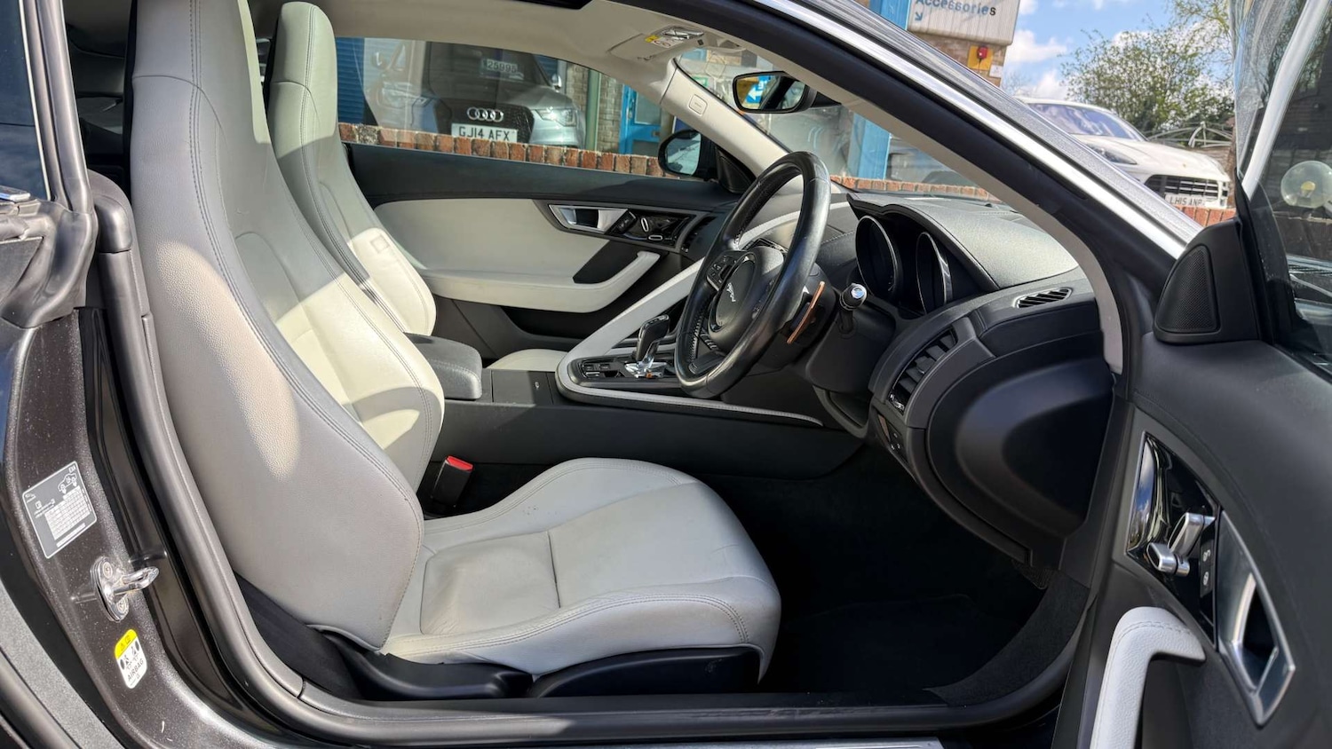 Used Jaguar F-Type 2014 for sale - 78053782: Photo 4