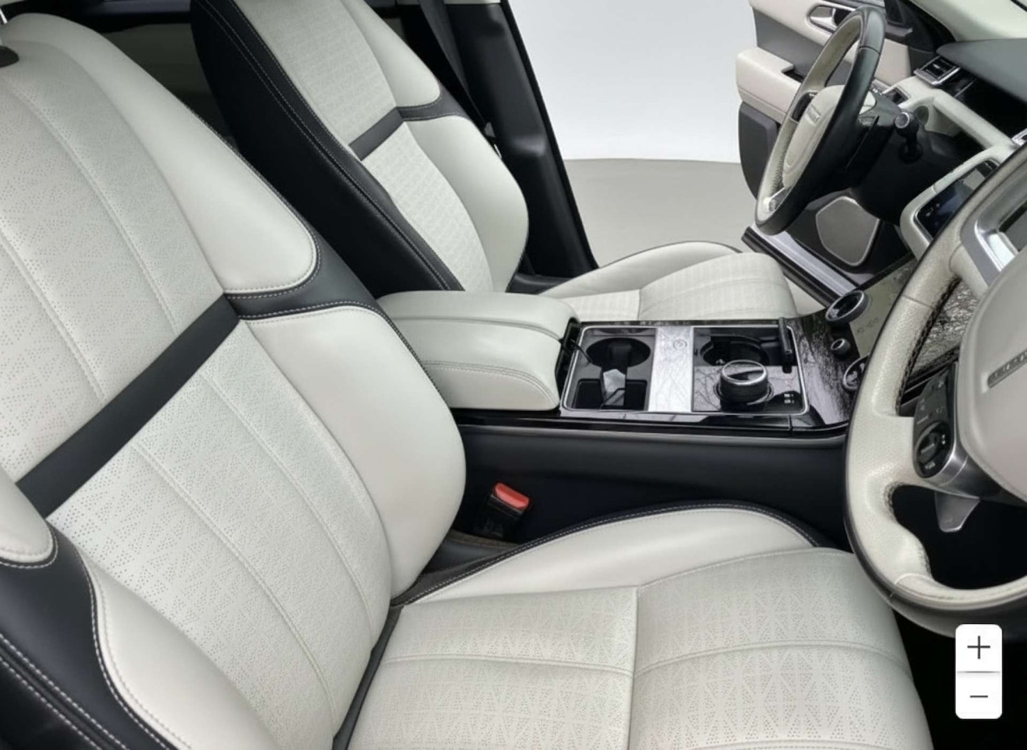 Used Land Rover Range Rover Velar 2017 for sale - 77632633: Photo 3