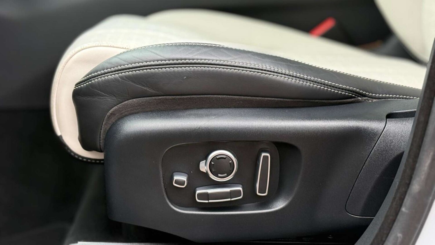 Used Land Rover Range Rover Velar 2017 for sale - 77632633: Photo 52