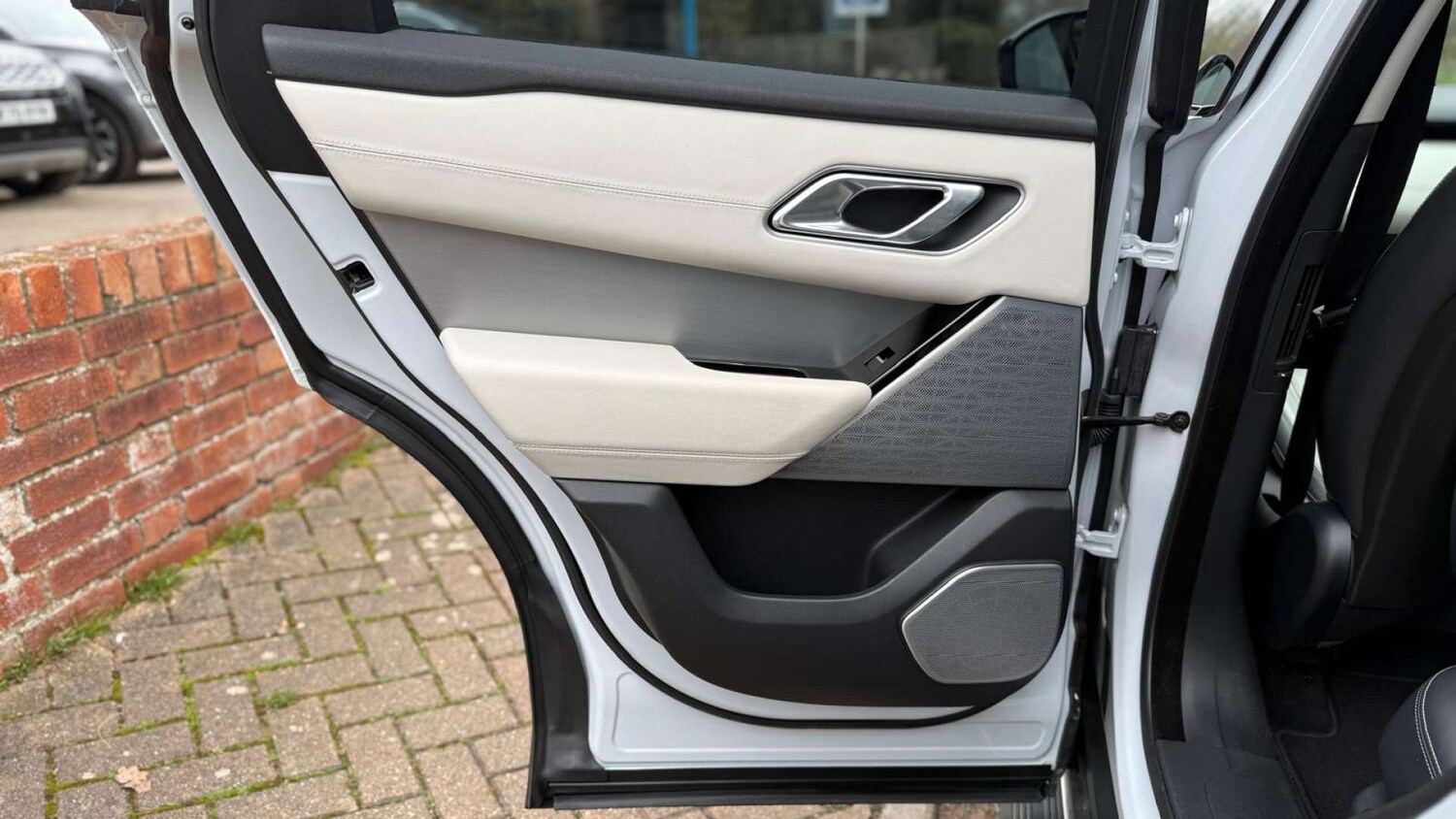 Used Land Rover Range Rover Velar 2017 for sale - 77632633: Photo 62