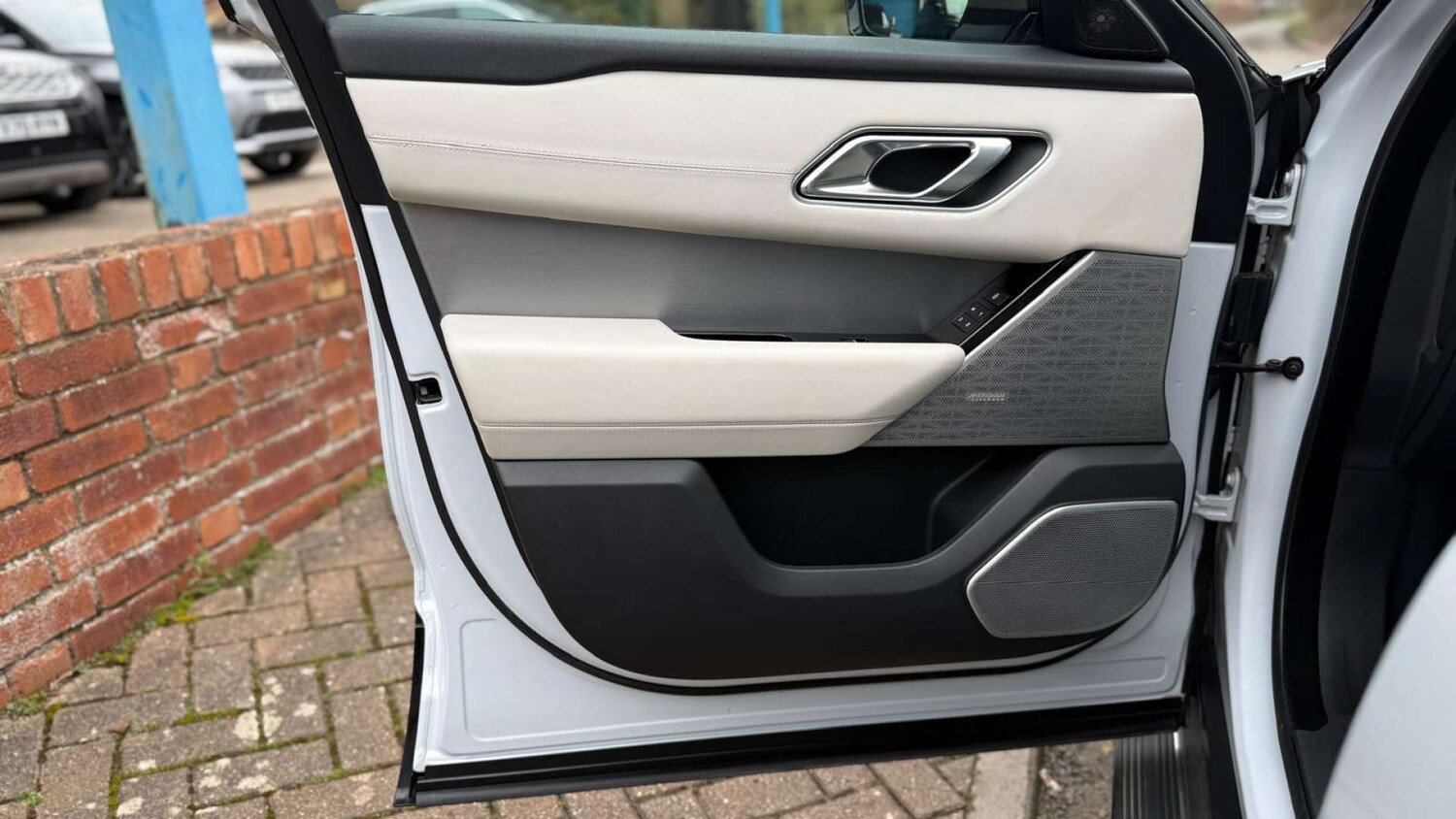 Used Land Rover Range Rover Velar 2017 for sale - 77632633: Photo 63