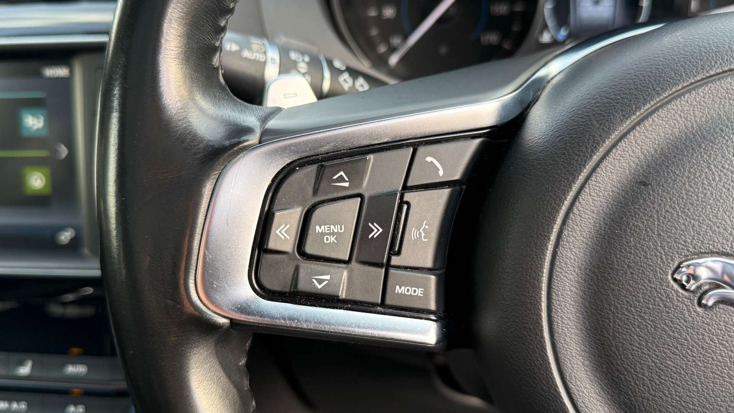 Used Jaguar F-Pace 2017 for sale - 77558210: Photo 32