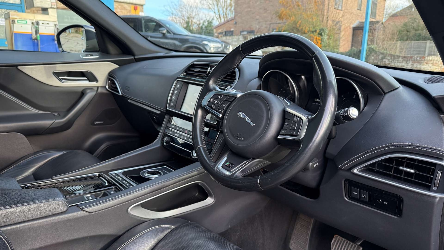 Used Jaguar F-Pace 2017 for sale - 77558210: Photo 5