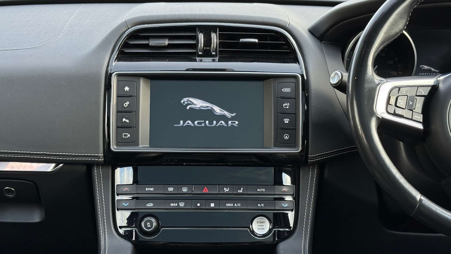 Used Jaguar F-Pace 2017 for sale - 77558210: Photo 8