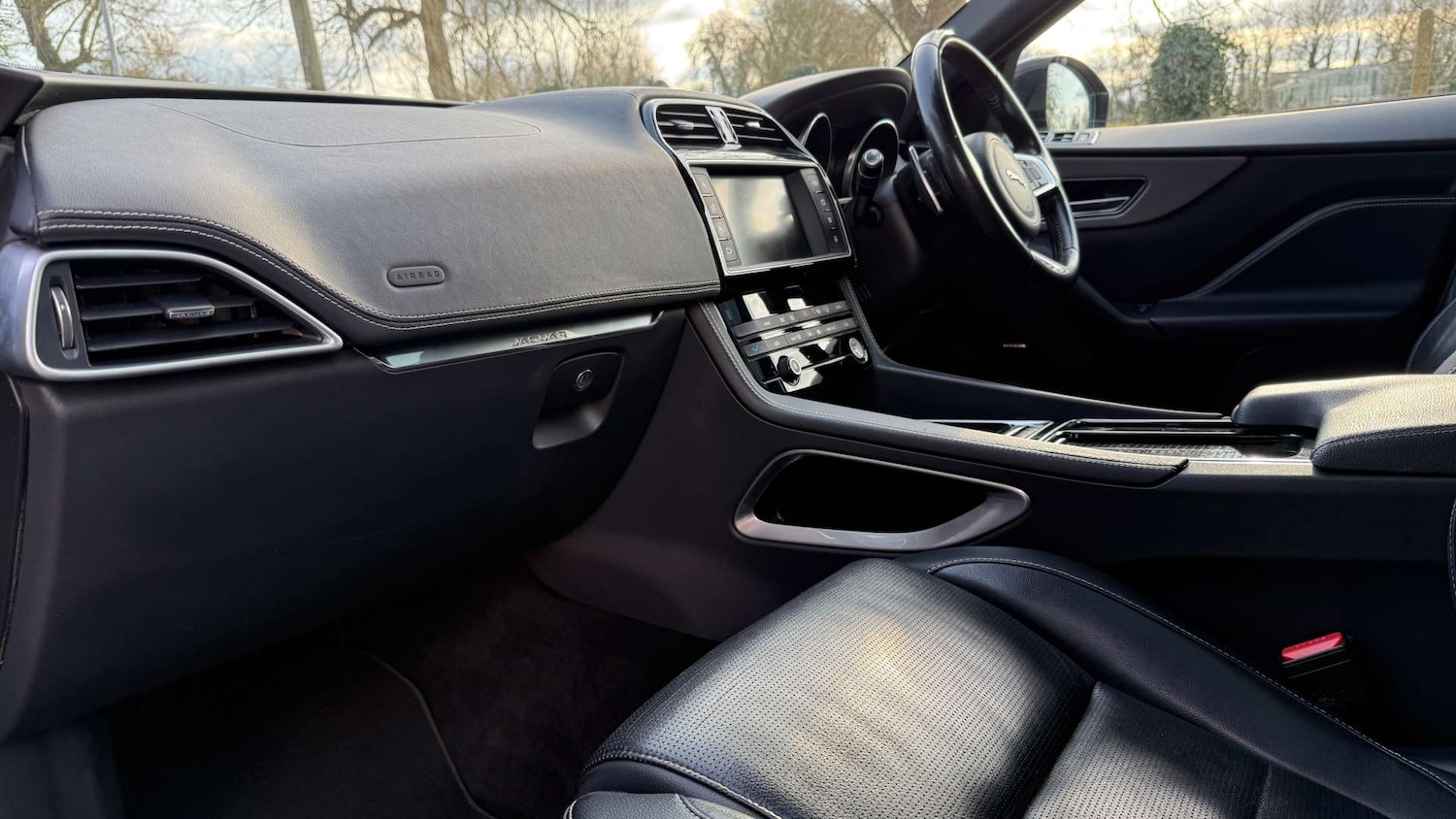 Used Jaguar F-Pace 2017 for sale - 77558210: Photo 9