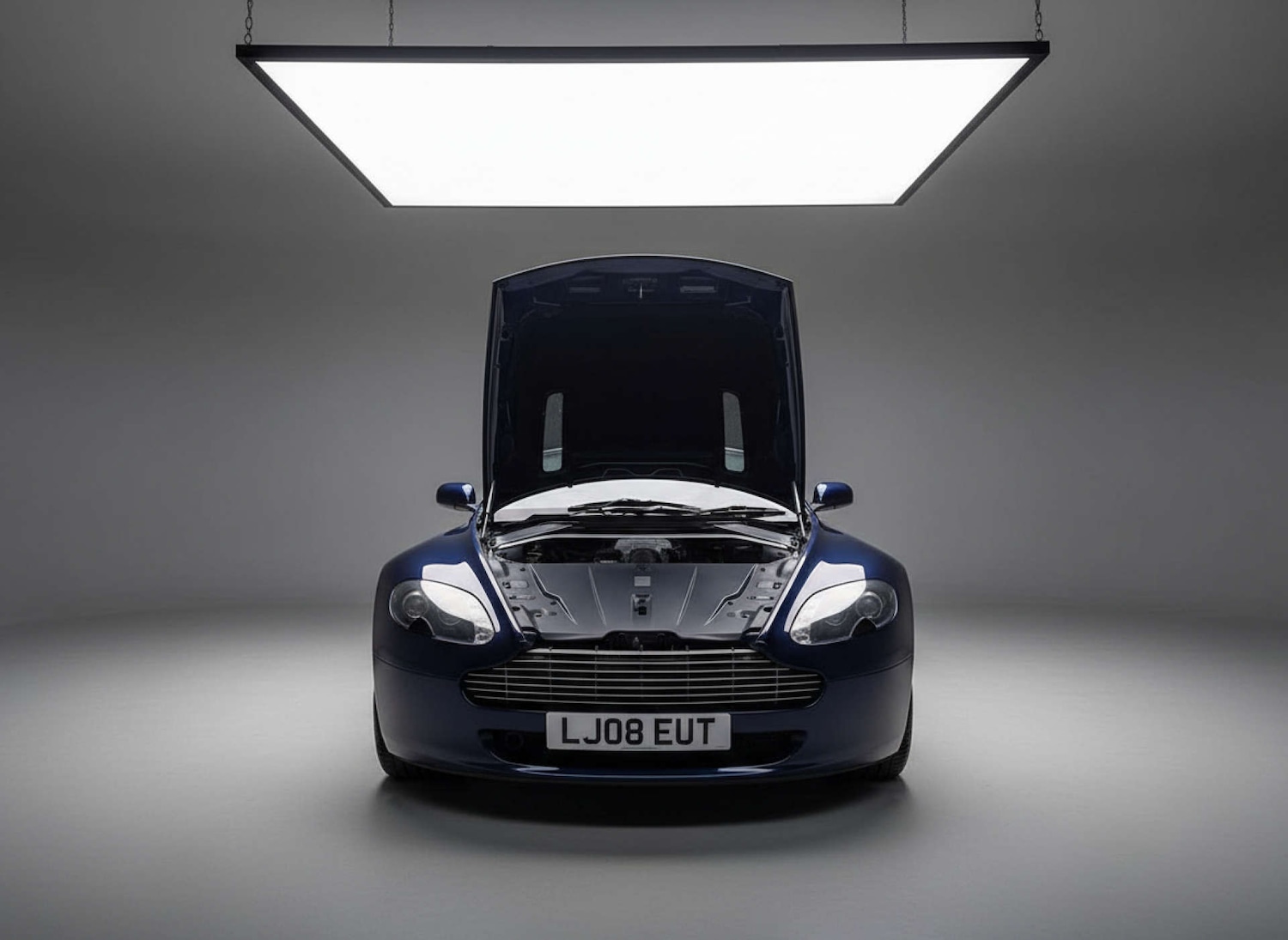 Used Aston Martin Vantage 2008 for sale - 77299416: Photo 11