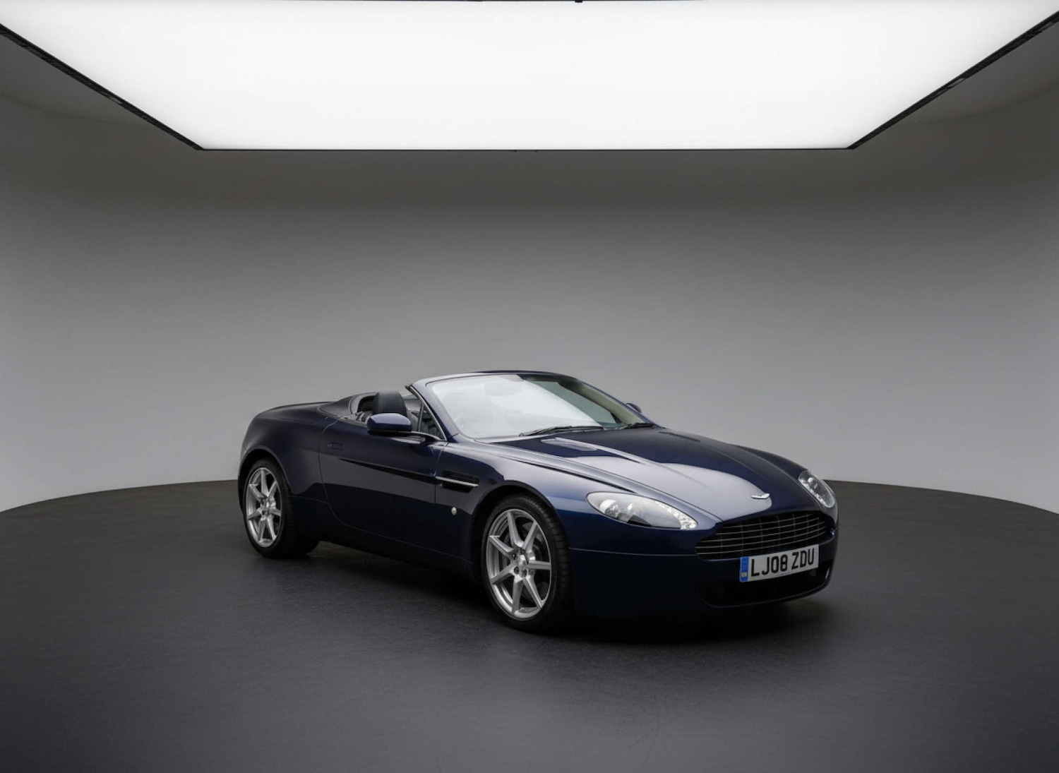 Used Aston Martin Vantage 2008 for sale - 77299416: Photo 2