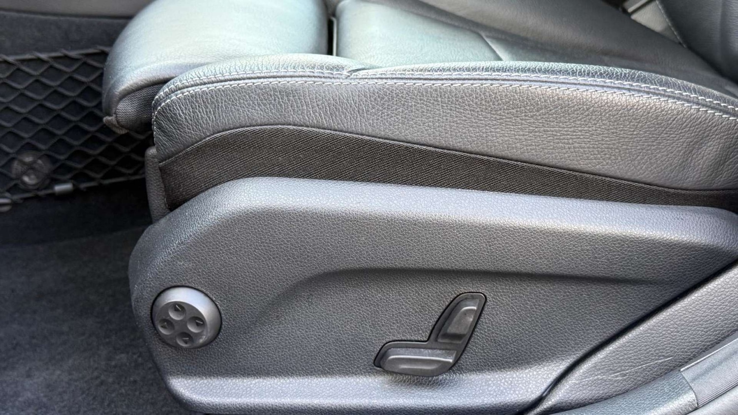 Used Mercedes-Benz C Class 2020 for sale - 76465940: Photo 35