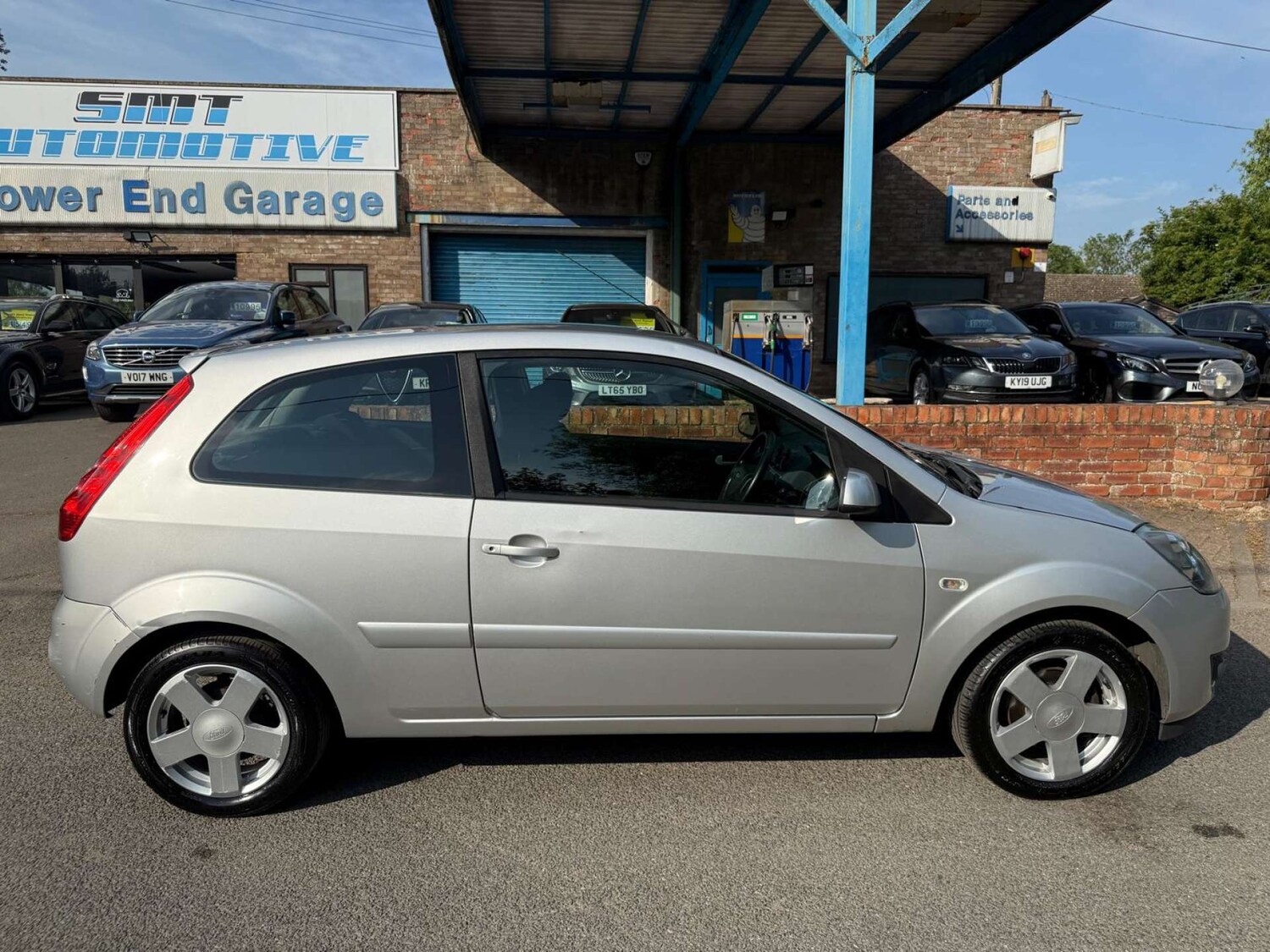 Vehicle 28