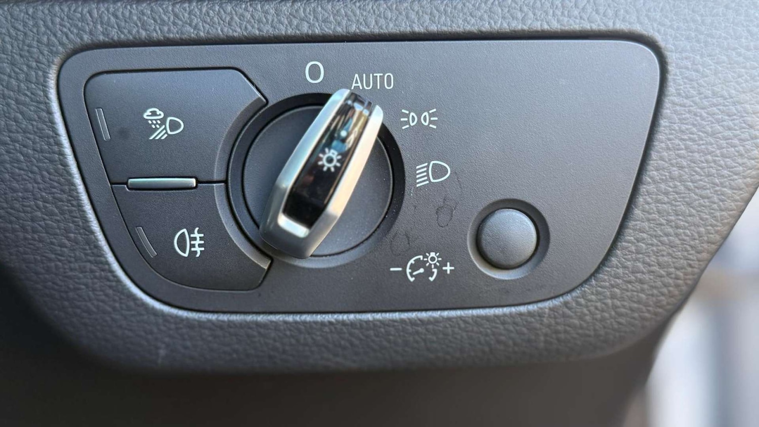 Used Audi Q5 2017 for sale - 76391882: Photo 28