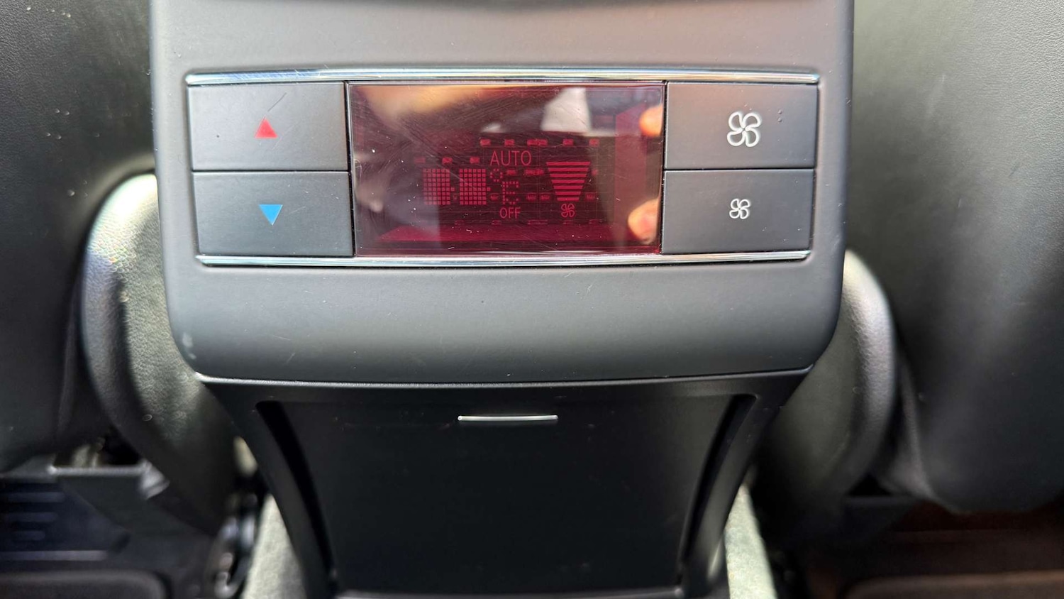 Used Mercedes-Benz E Class 2015 for sale - 78064655: Photo 29