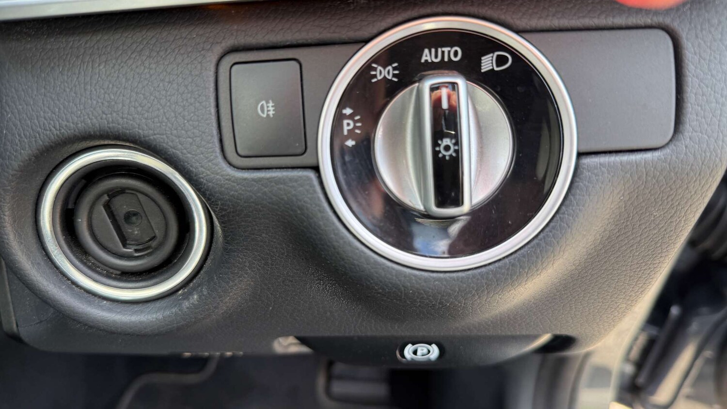 Used Mercedes-Benz E Class 2015 for sale - 78064655: Photo 32