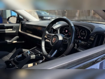 Used Porsche Cayenne 2023 for sale - 79142670: Photo