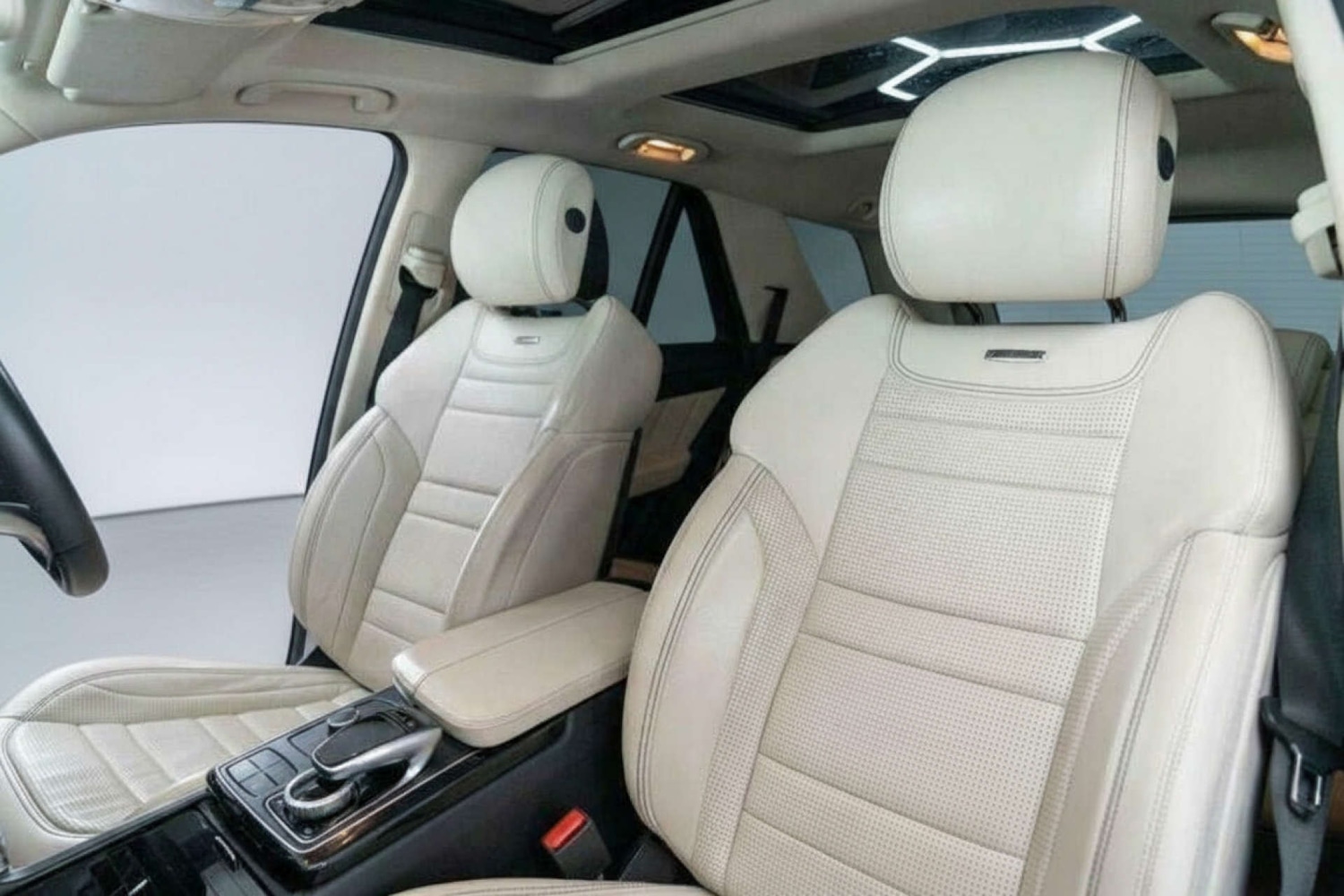 Used Mercedes-Benz GLE 2016 for sale - 77328644: Photo 2