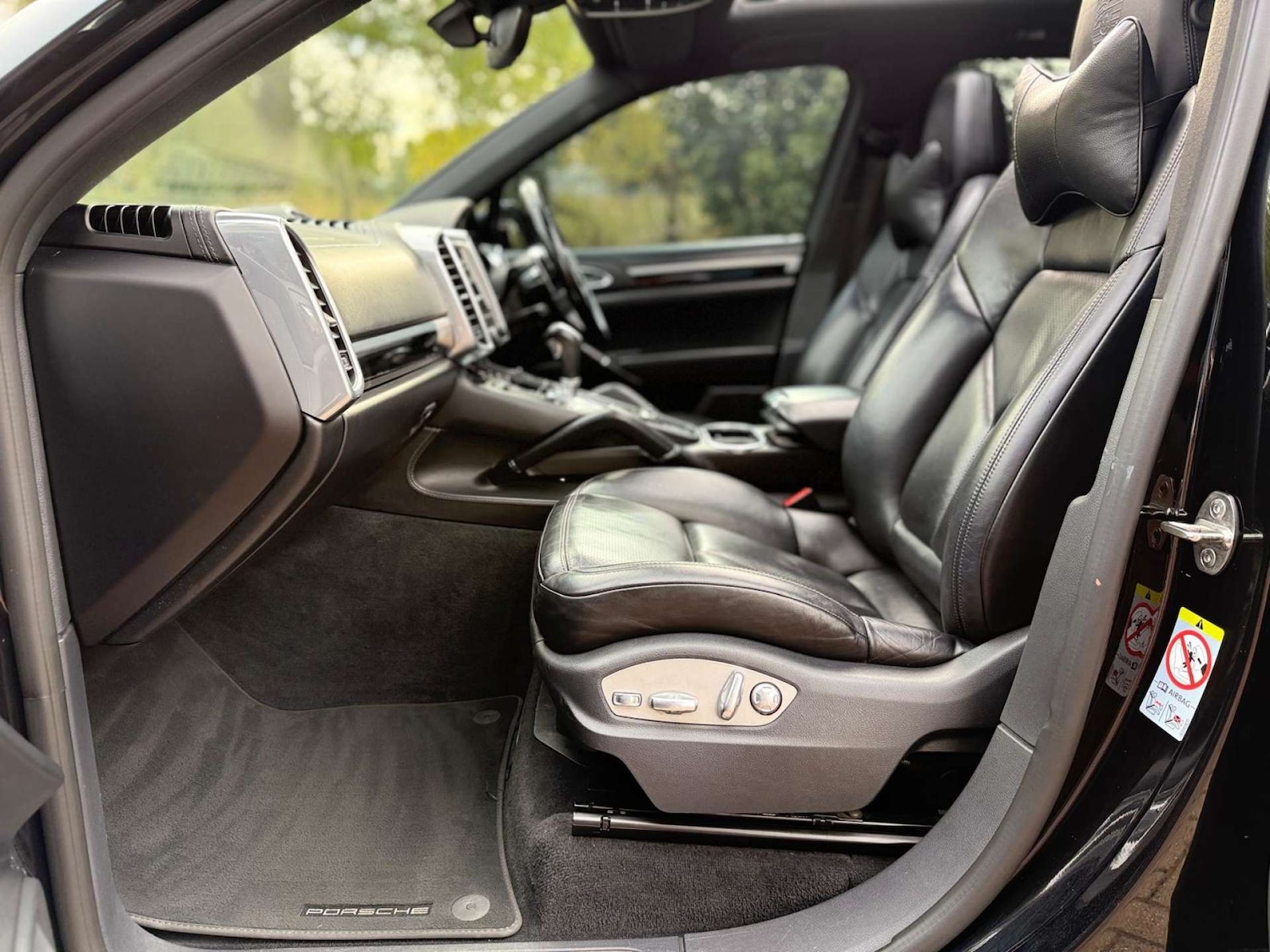 Used Porsche Cayenne 2016 for sale - 76602061: Photo 11