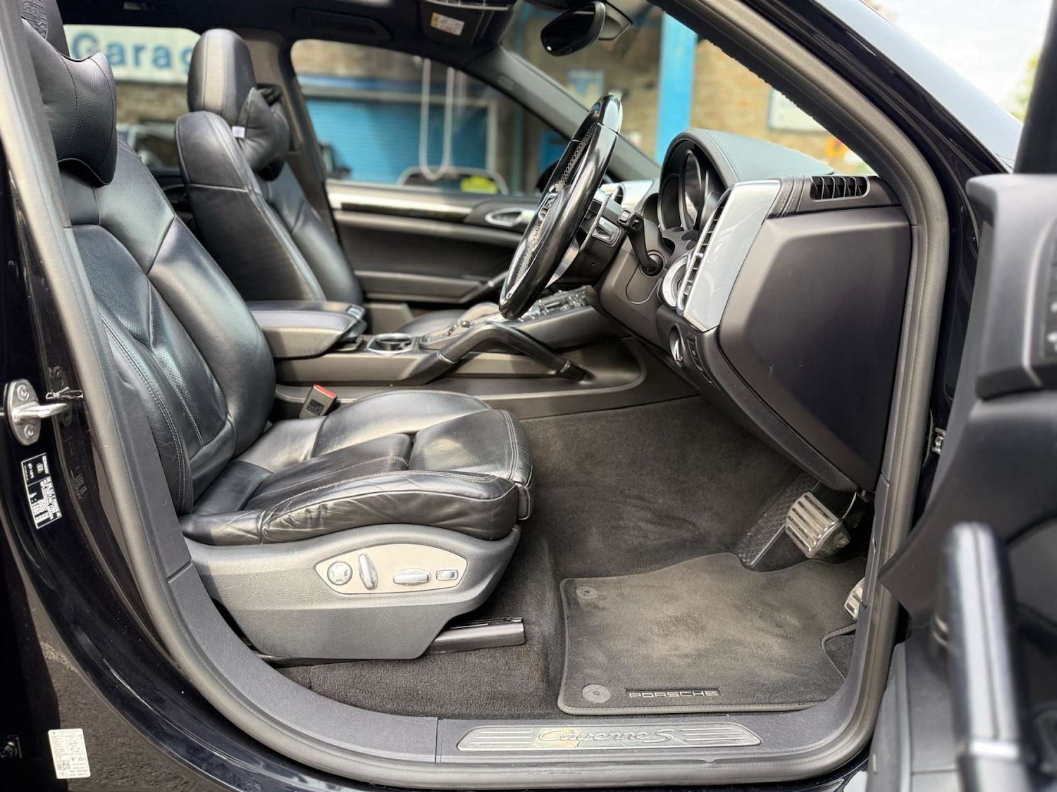 Used Porsche Cayenne 2016 for sale - 76602061: Photo 4