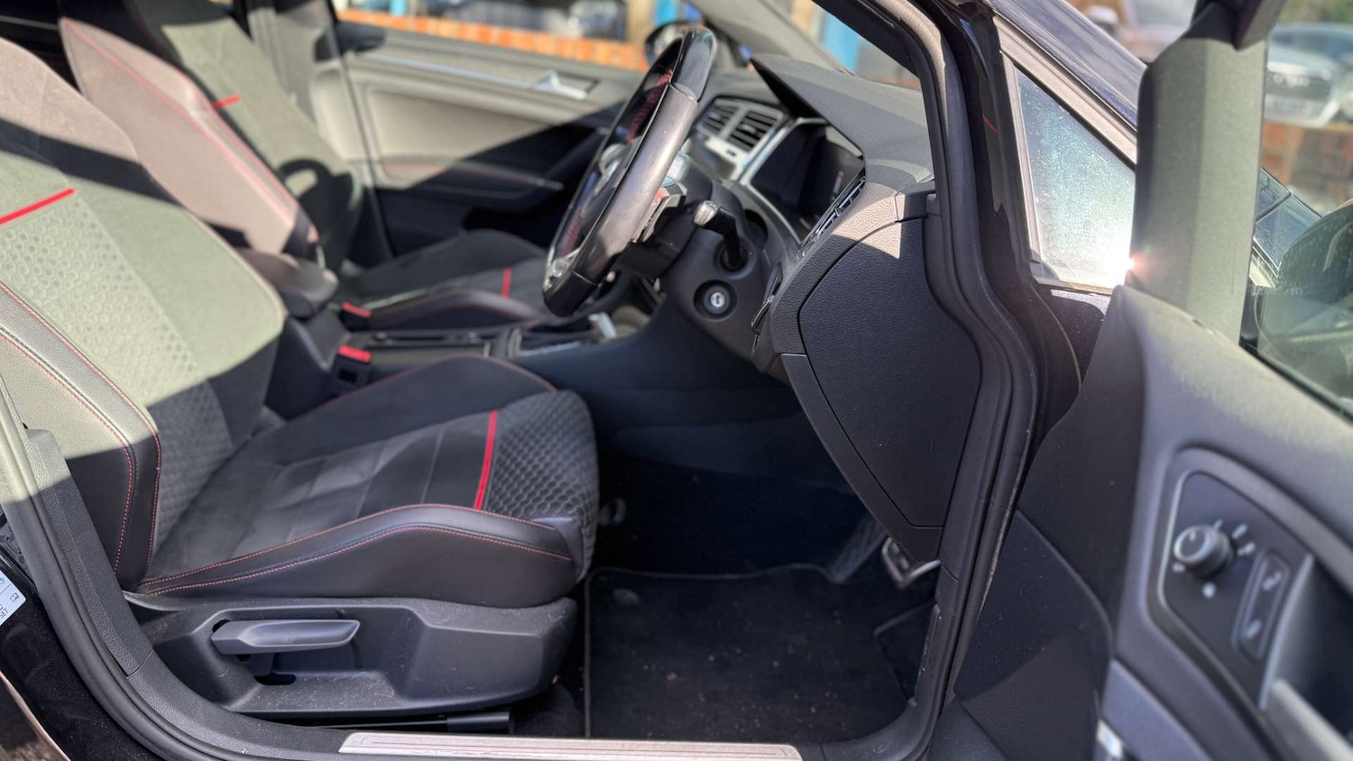 Used Volkswagen Golf 2018 for sale - 76757918: Photo 5