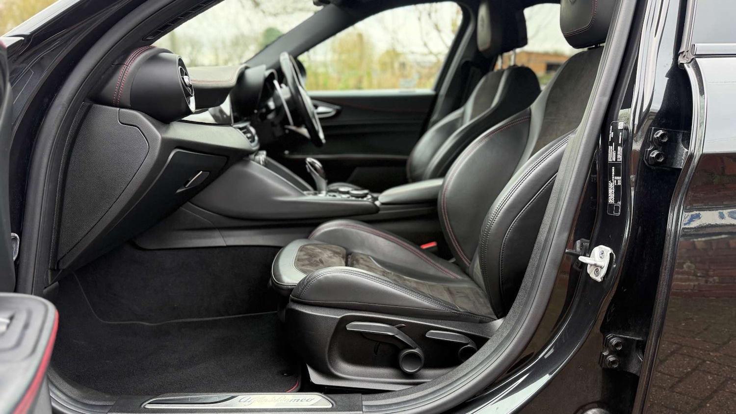 Used Alfa Romeo Giulia 2018 for sale - 76720460: Photo 11