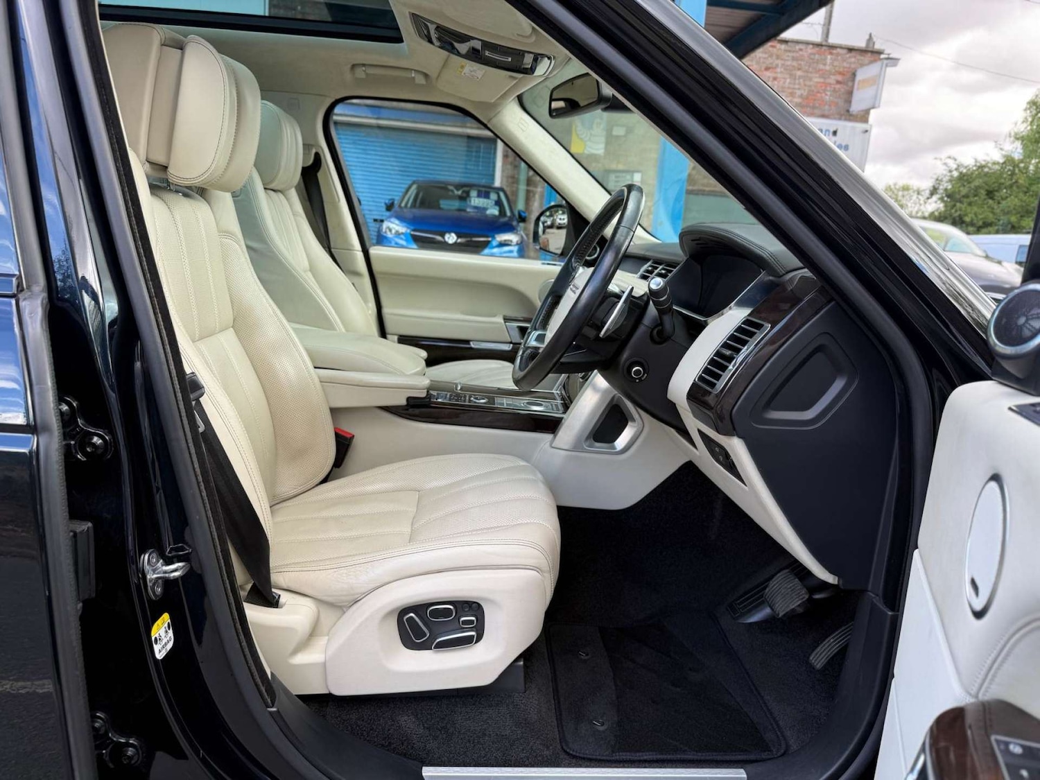 Used Land Rover Range Rover 2015 for sale - 76686716: Photo 4