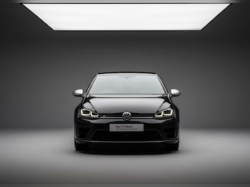 Used Volkswagen Golf 2017 for sale - 77632632: Photo