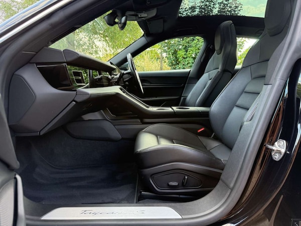 Used Porsche Taycan 2022 for sale - 75560303: Photo 11