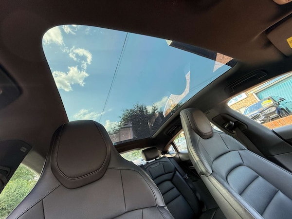 Used Porsche Taycan 2022 for sale - 75560303: Photo 18