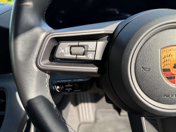 Used Porsche Taycan 2022 for sale - 75560303: Photo 35
