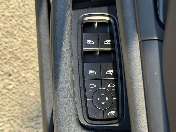 Used Porsche Taycan 2022 for sale - 75560303: Photo 38